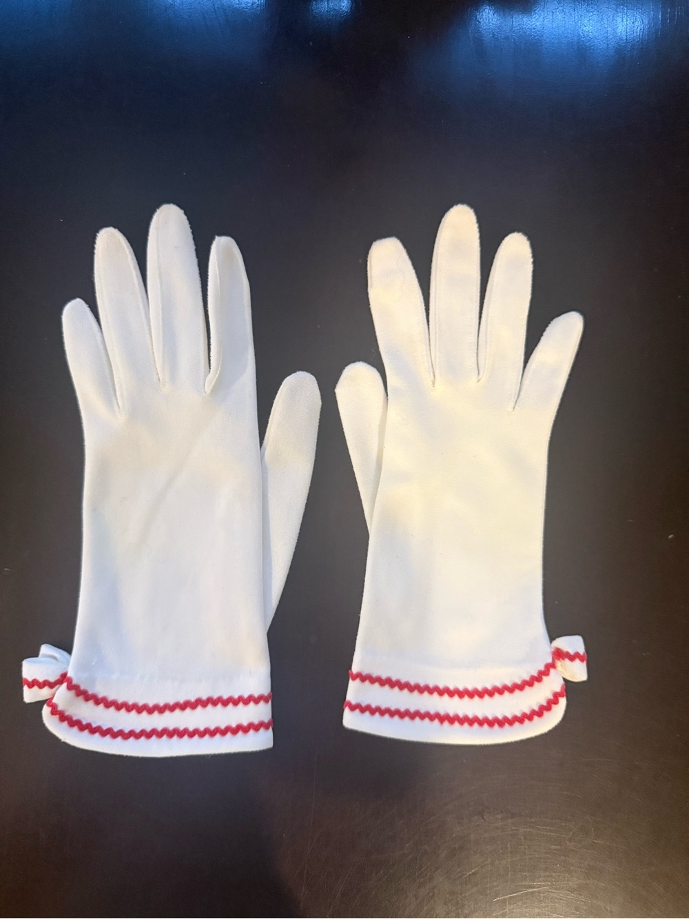 Vintage White Women's Gloves with Red Trim